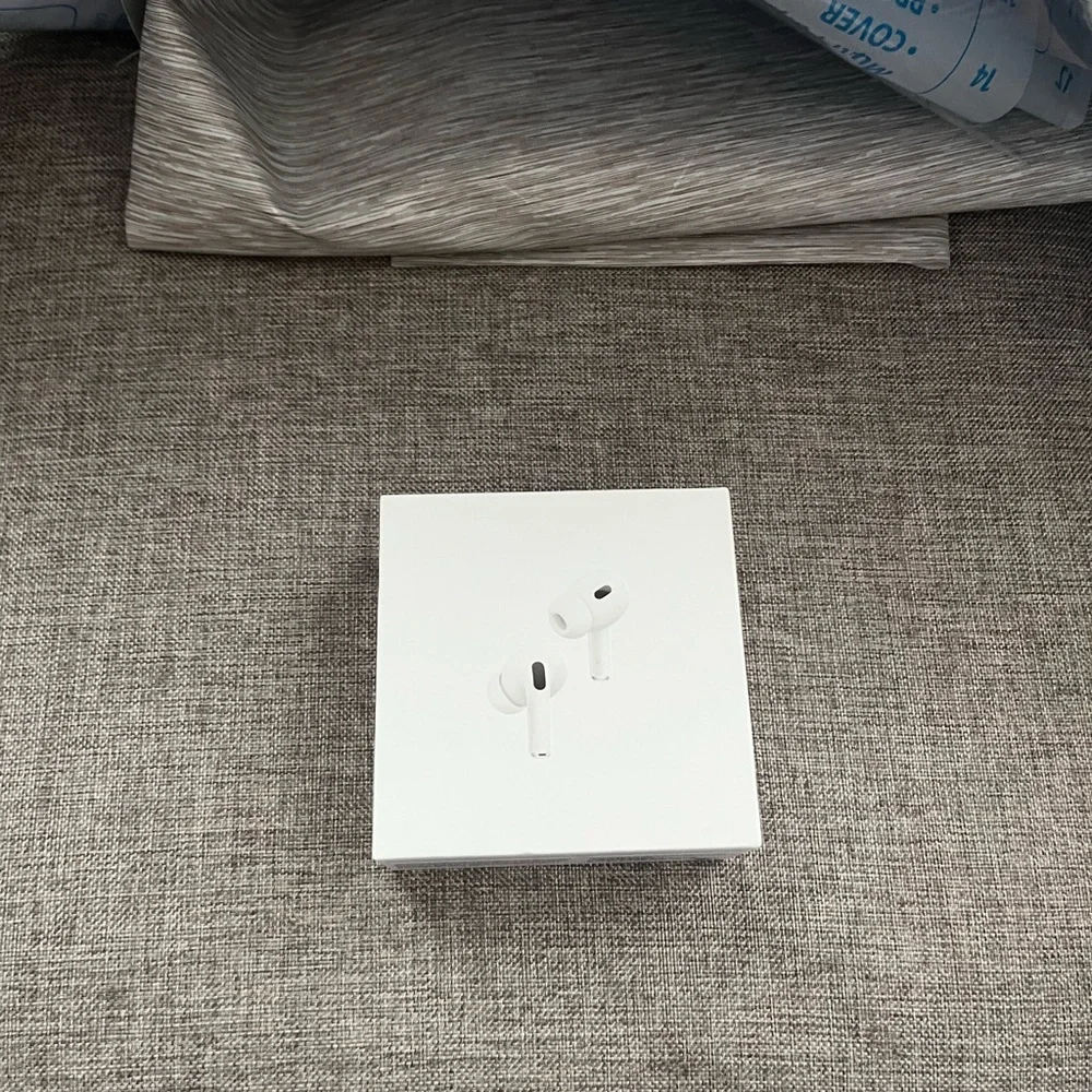Apple AirPods Pro in White Packaging - Picture 3 of 4